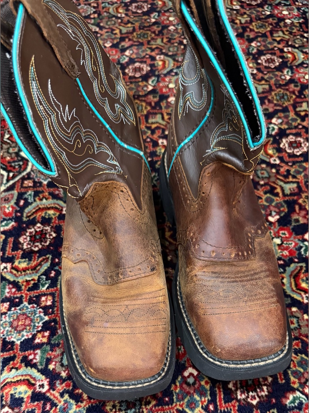 JUSTIN BOOTS GYPSY COLLECTION WOMENS SQUARE TOE. SIZE 9.  BC 9003